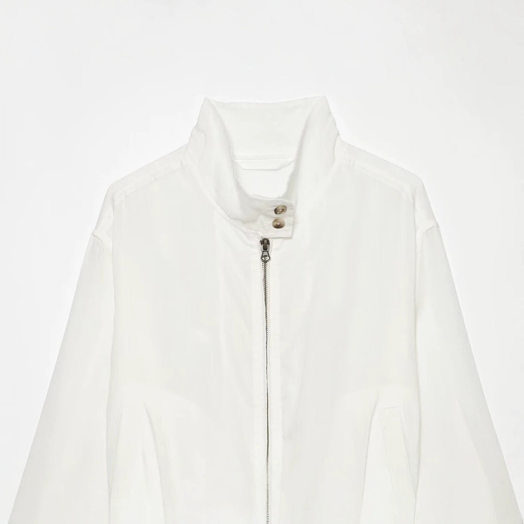 Damen Kurzerblouson im minimalistischen Clean‑Look mit hohem Stehkragen und elastischem Bund Echo Archiv