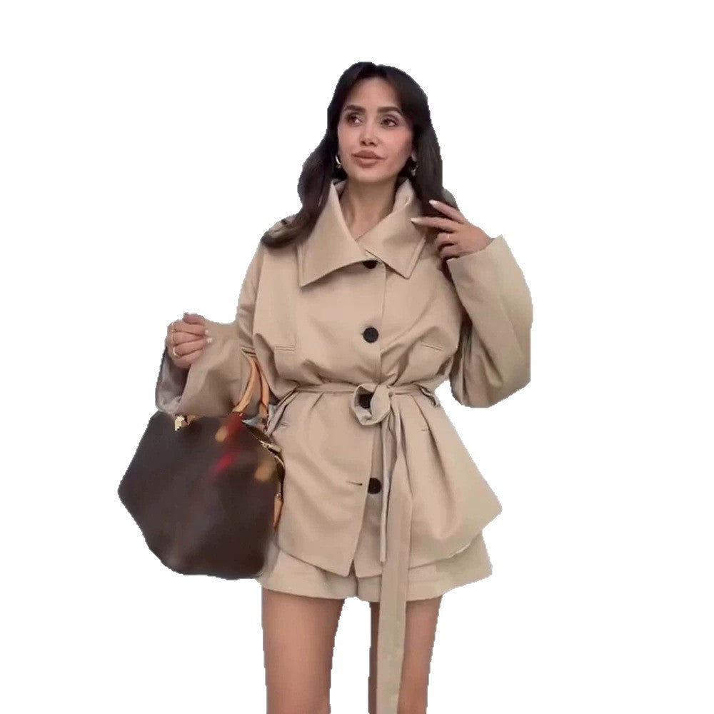 Damen Taillierte Kurzjacke mit Bindegürtel und überschnittenen Ärmeln Echoarchiv