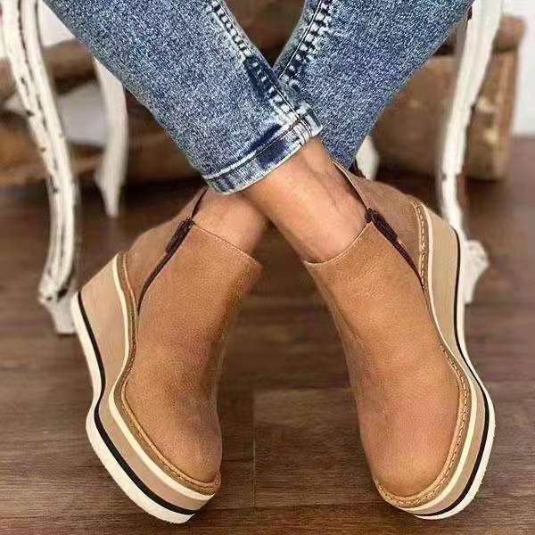 Damen nan Keilabsatz-Stiefelette mit verstecktem Plateau und elastischen Einstiegsleisten Echo Archiv