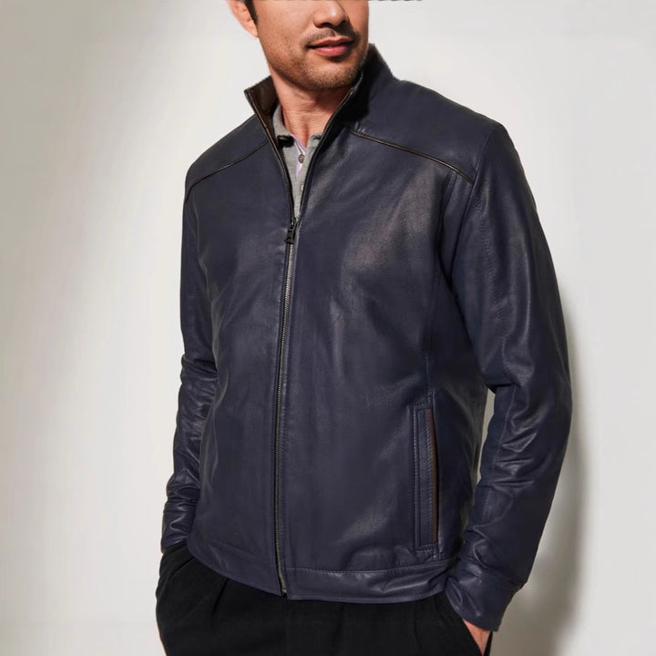 Herren stylische Lederjacke mit modernem Stehkragen und dezenten Kontrastnähten Echoarchiv