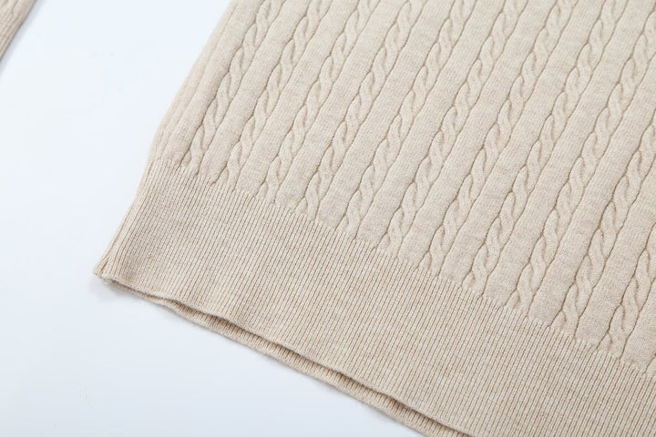 Damen Strickpullover mit Troyer‑Kragen und Zierkrawatte Echoarchiv