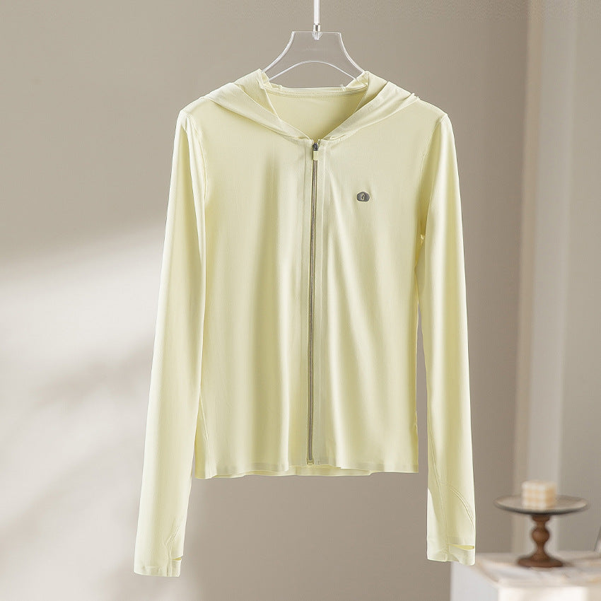 Damen Leichte Kapuzenjacke mit durchgehendem Reißverschluss, Slim‑Fit und Daumenloch Echoarchiv