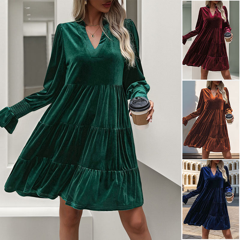 Damen Samt-Stufenkleid mit V-Ausschnitt, geraffter Passe und ballonärmeln Echoarchiv
