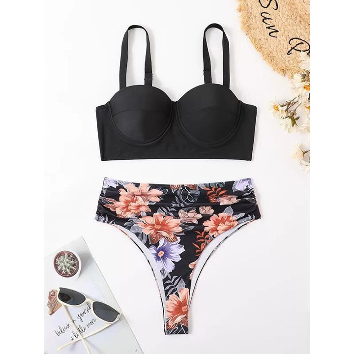 Damen Bikini-Set mit gepolstertem Oberteil und modischen floralem Slip Echo Archiv