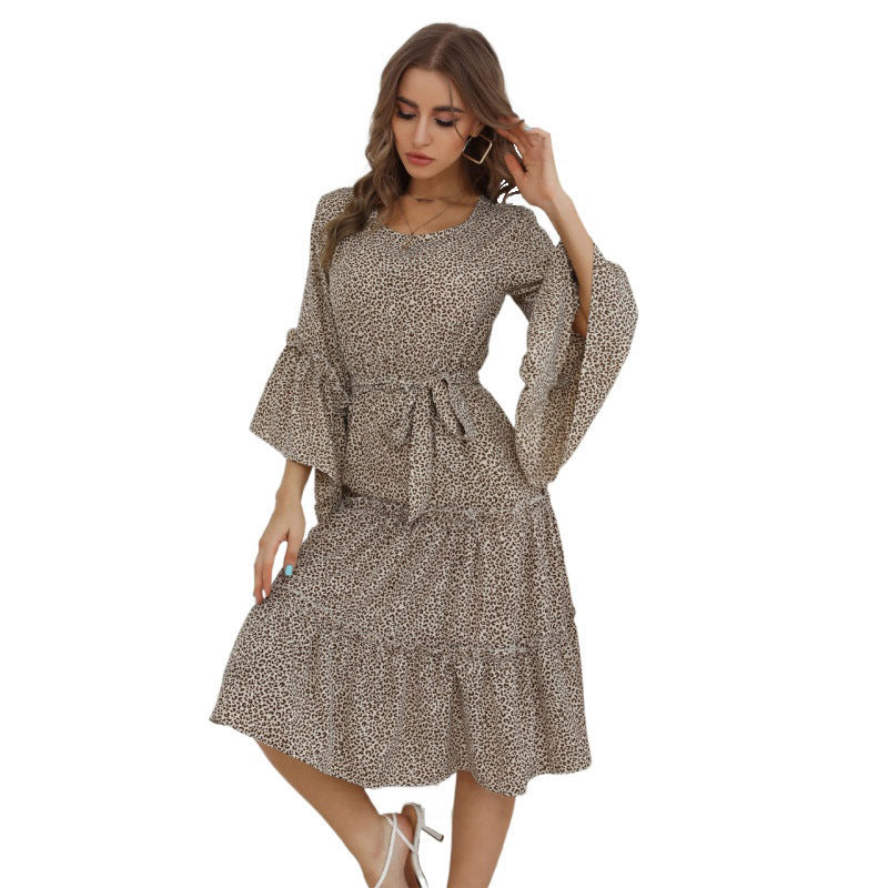 Damen Floral Maxikleid mit Rüschendetails Echo Archiv