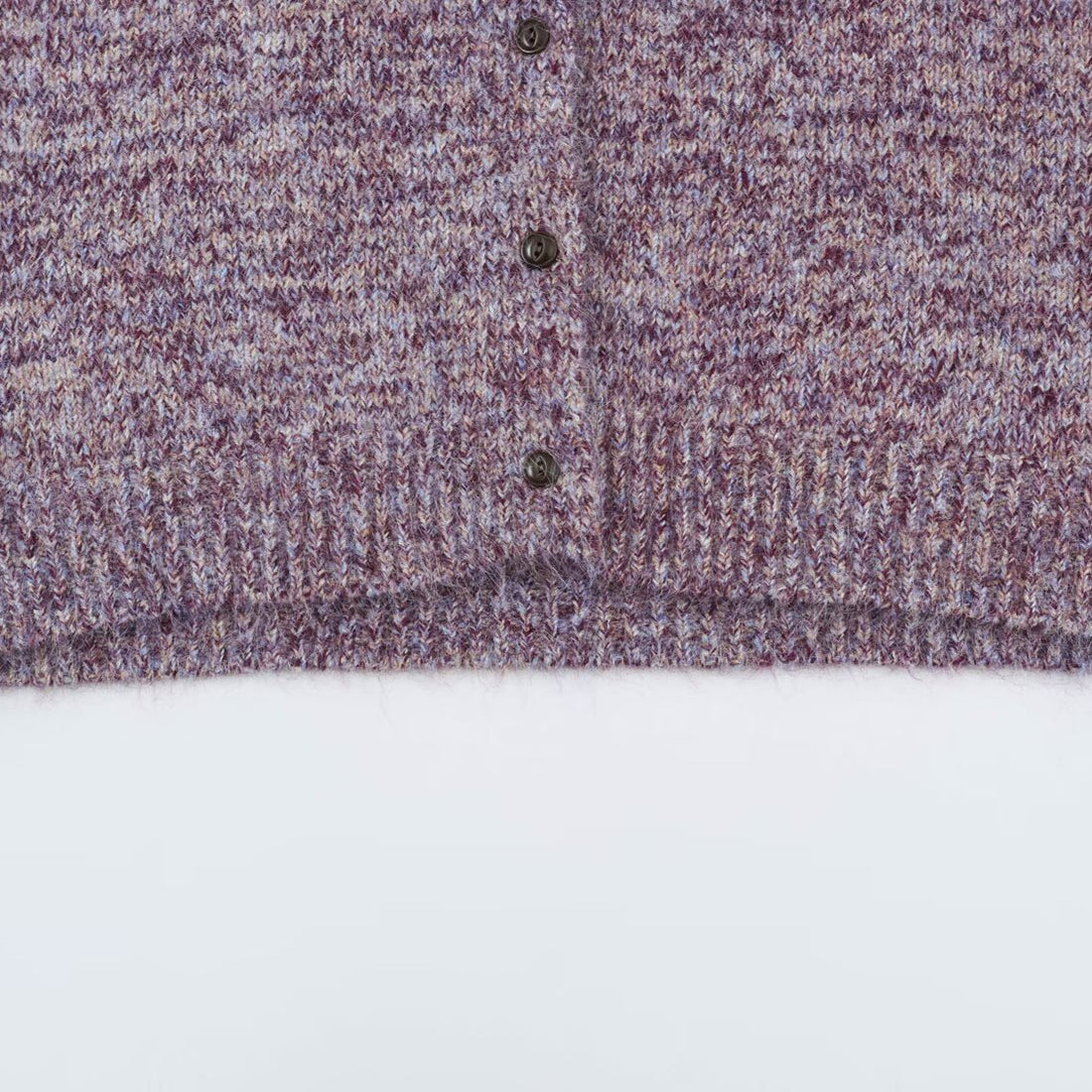 Damen Grobgestrickter Cardigan mit hohem Rollkragen und durchgehender Knopfleiste Echoarchiv