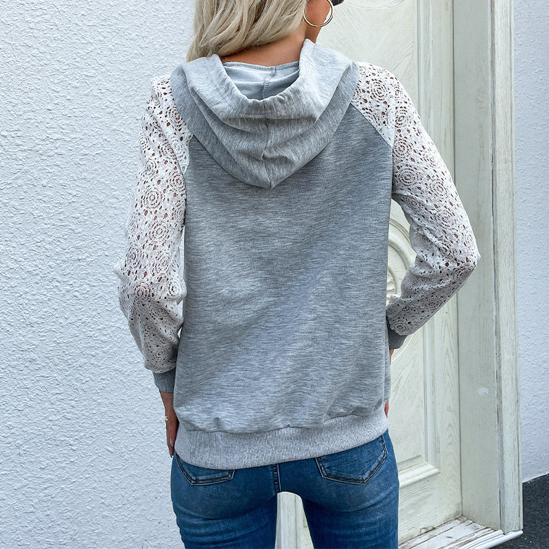 Damen Kapuzenpullover aus Sweat mit floralen Spitzeneinsätzen an Ärmeln und Kängurutasche – Auréline