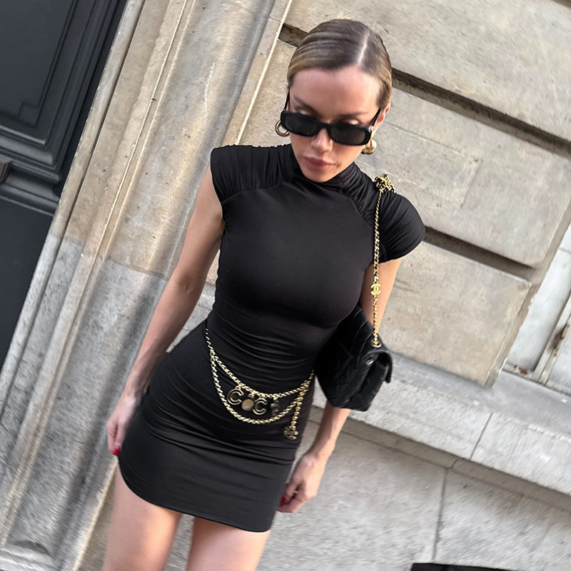 Damen Elegantes Minikleid mit hohem Kragen und raffinierten Rüschendetails Echo Archiv