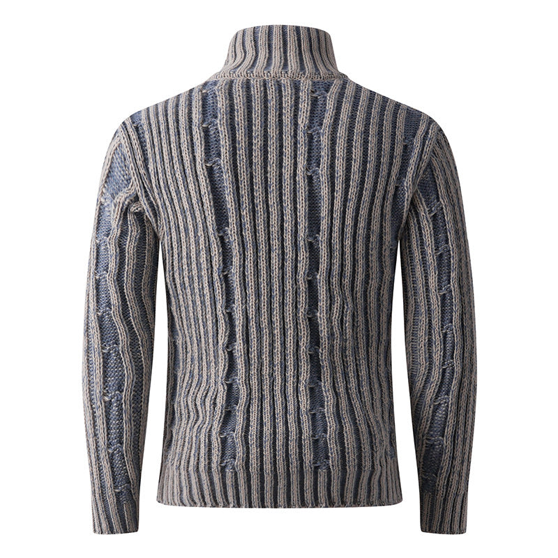 Herren Strickjacke mit Hochkragen und anspruchsvollem Zopfmuster Echoarchiv