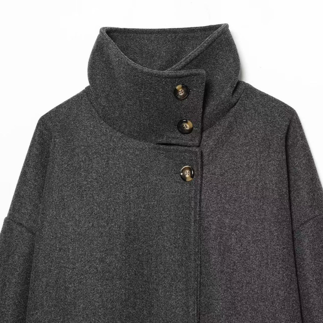 Damen Longline-Mantel mit Funnelkragen und minimalistischer Frontknopfleiste Echoarchiv