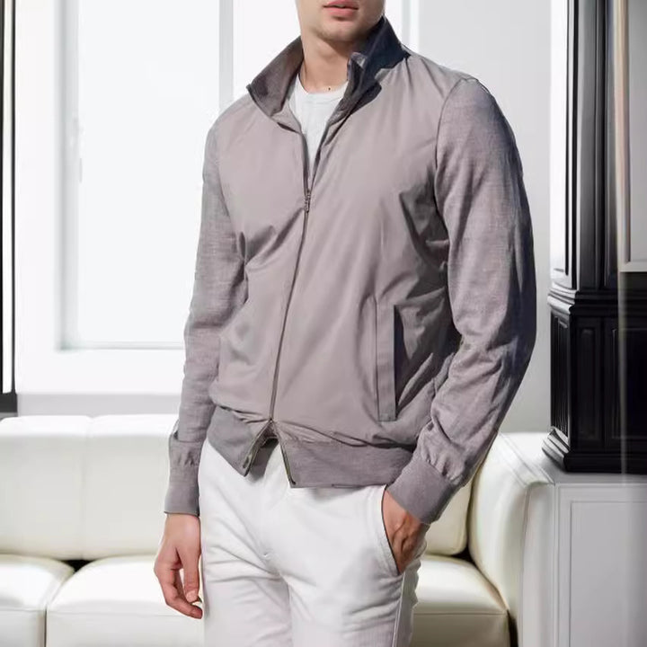Herren sportliche Übergangsjacke mit modernem Stehkragen und elastischen Bündchen Echoarchiv