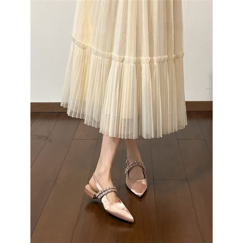 Damen Spitz zulaufende Satin‑Mules mit gepolstertem Komfortfußbett, niedriger Blockferse und kristallbesetztem Zierriemen – Lioré
