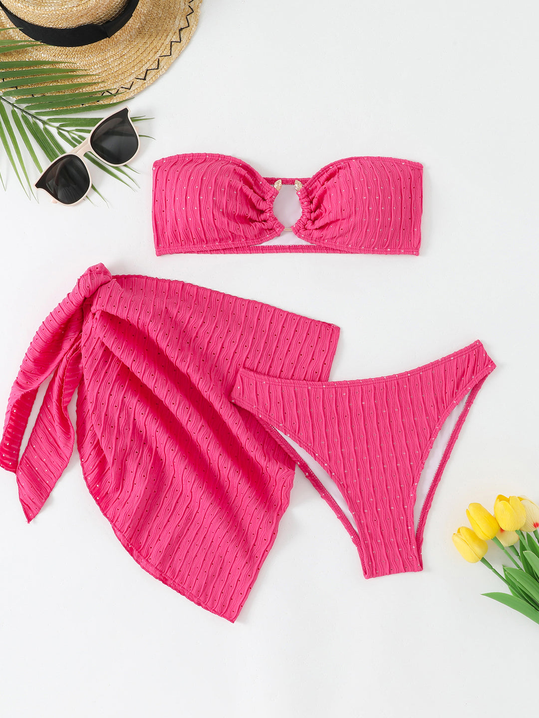 Damen Bandeau-Bikini-Set mit raffiniertem Wickelrock und stilvollen Details Echo Archiv