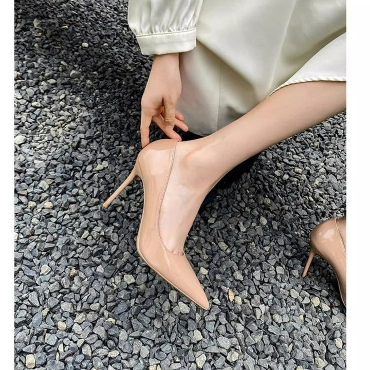 Damen Formschöne spitz zulaufende Lack-Pumps mit schlankem Stiletto-Absatz Echo Archiv