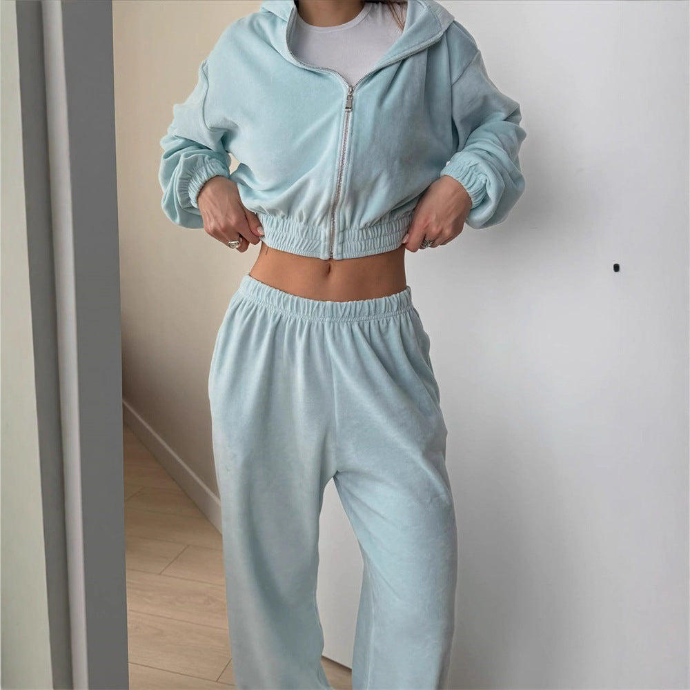 Damen cropped Kapuzen-Zipjacke mit gerafftem Elastiksaum und hochtaillierter Relax-Hose aus softem Sweat – Auréline