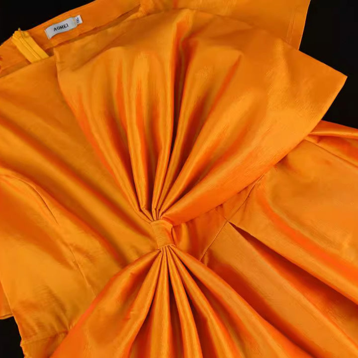 Damen Festliches Abendkleid mit asymmetrischem Ausschnitt und voluminösem Drapierungselement Echo Archiv
