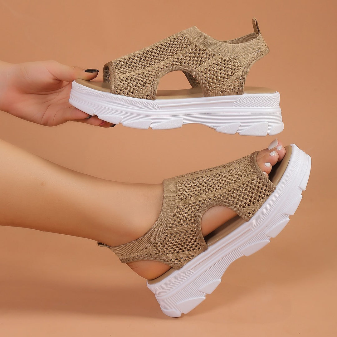Damen nan Strick-Sandalette mit Fersenriemen, offener Zehenpartie und dämpfender Plateau-Laufsohle Echo Archiv