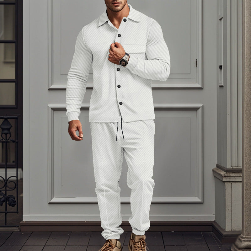 Herren lässige Schlafanzug-Kombination mit eleganten Knopfdetails Echoarchiv