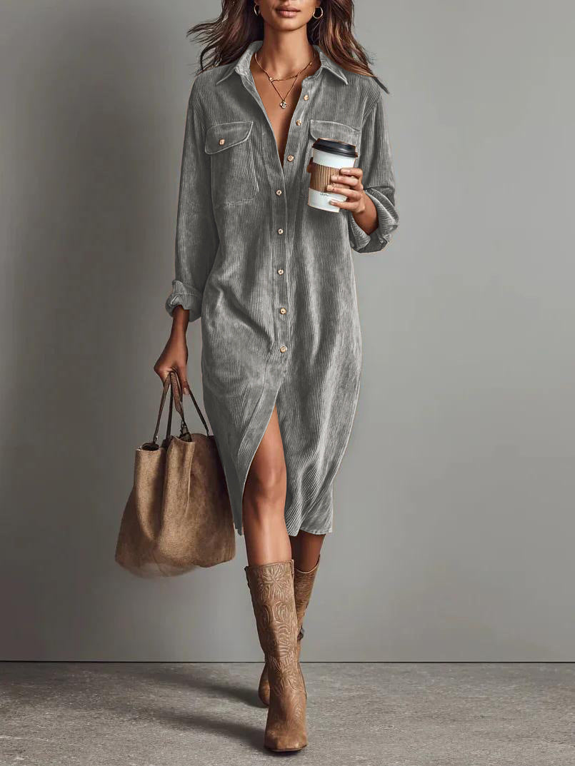 Damen Hemdblusenkleid aus Cord mit Brusttaschen, Knopfleiste und Schlitze Echoarchiv