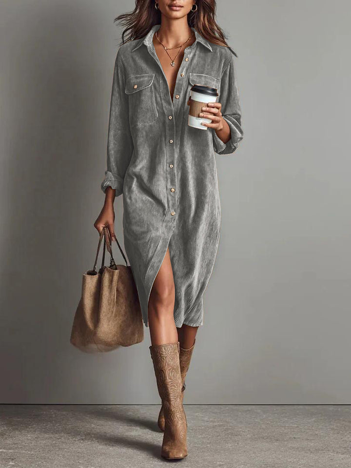 Damen Hemdblusenkleid aus Cord mit Brusttaschen, Knopfleiste und Schlitze Echoarchiv