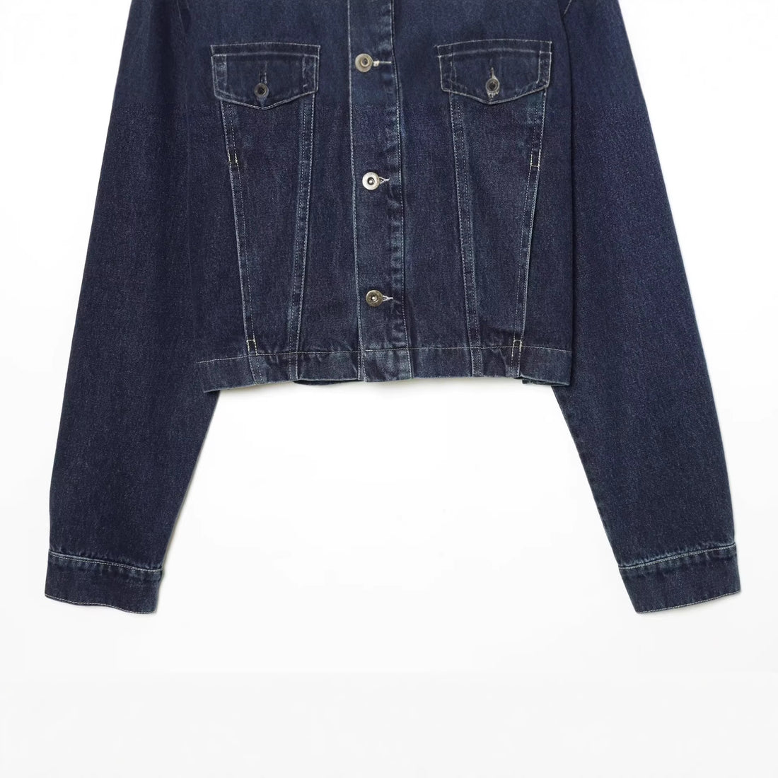 Herren Cropped-Boxy-Jeansjacke mit Lederbesatz an den Schultern Echoarchiv