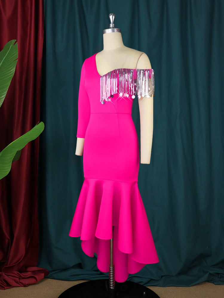 Damen elegantes Kleid mit asymmetrischem Ausschnitt und schwingendem Rüschenrock Echo Archiv