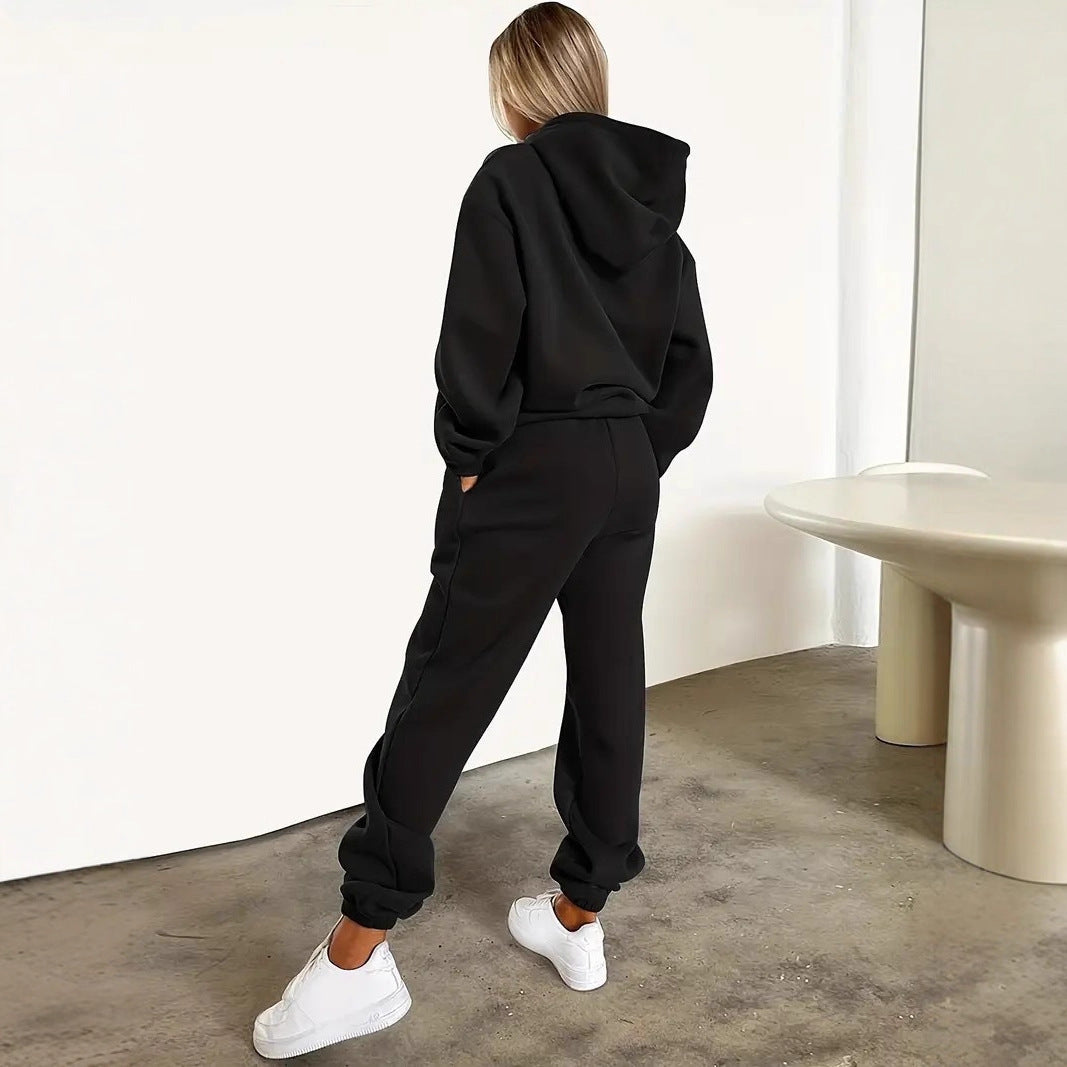 Damen Kapuzenpullover im Cropped-Schnitt mit Kängurutasche und grafischem Hand-Print – Auréline