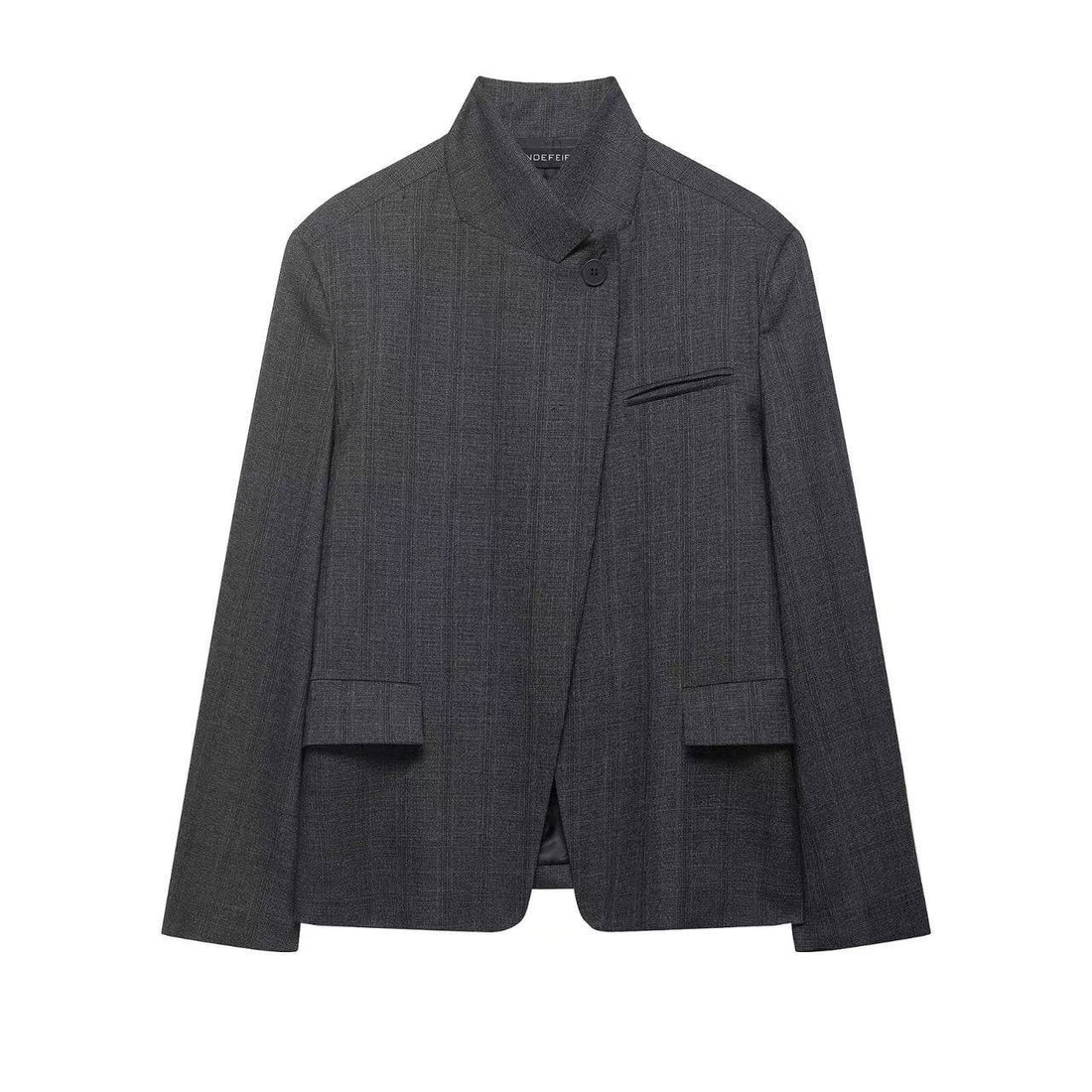 Damen Kurzblazer mit Stehkragen, asymmetrischer Knopfblende und Pattentaschen Echoarchiv