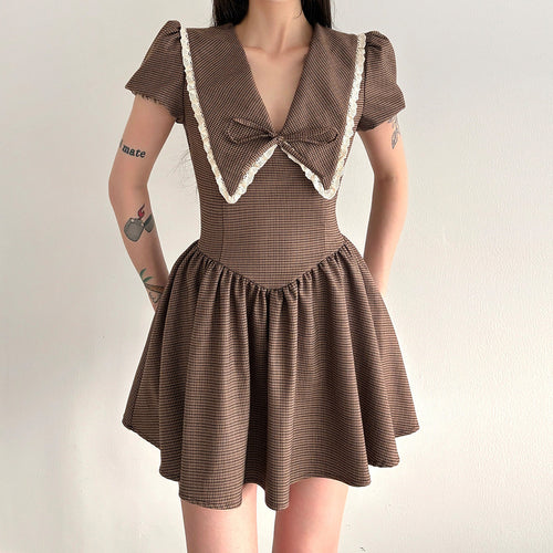 Damen Vintage-Folklore Kleid mit voluminösen Ärmeln und dekorativem Kragen Echo Archiv