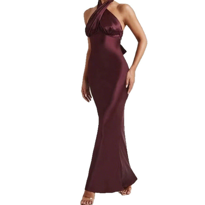 Damen Elegantes Abendkleid mit schulterfreiem Halterneck-Design und figurformendem Schnitt Echo Archiv