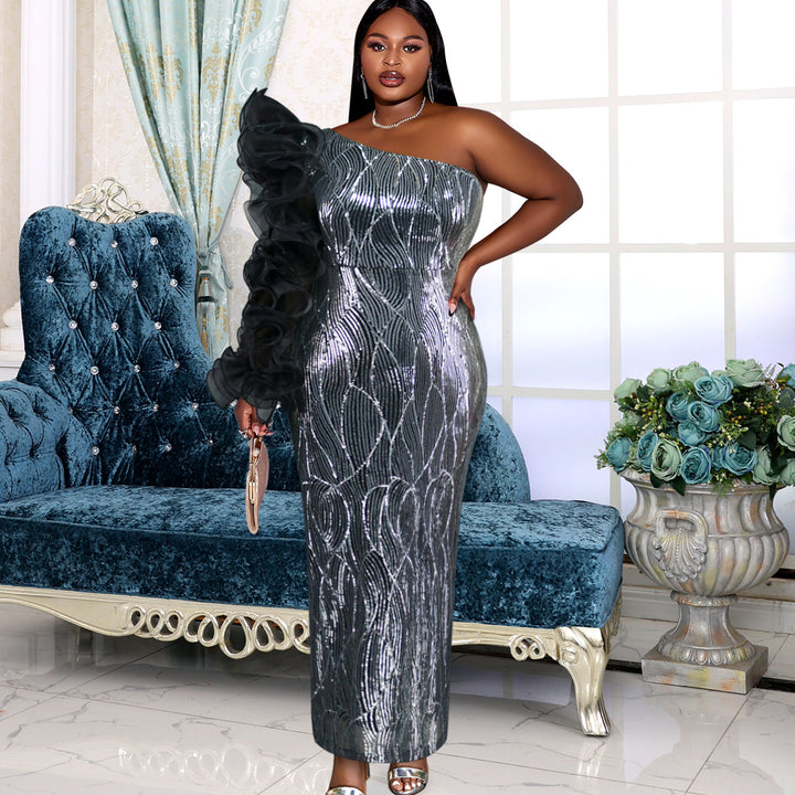 Damen Glamouröses Abendkleid mit schulterfreiem Design und voluminösen Rüschenärmel Echo Archiv