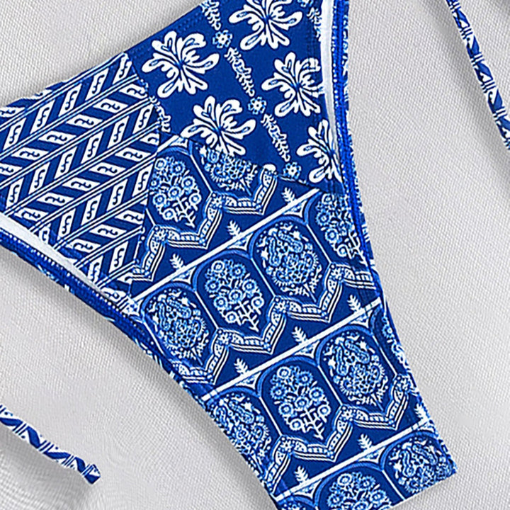 Damen Triangel-Bikini mit verspielt floralem Design und bindbaren Trägern Echo Archiv