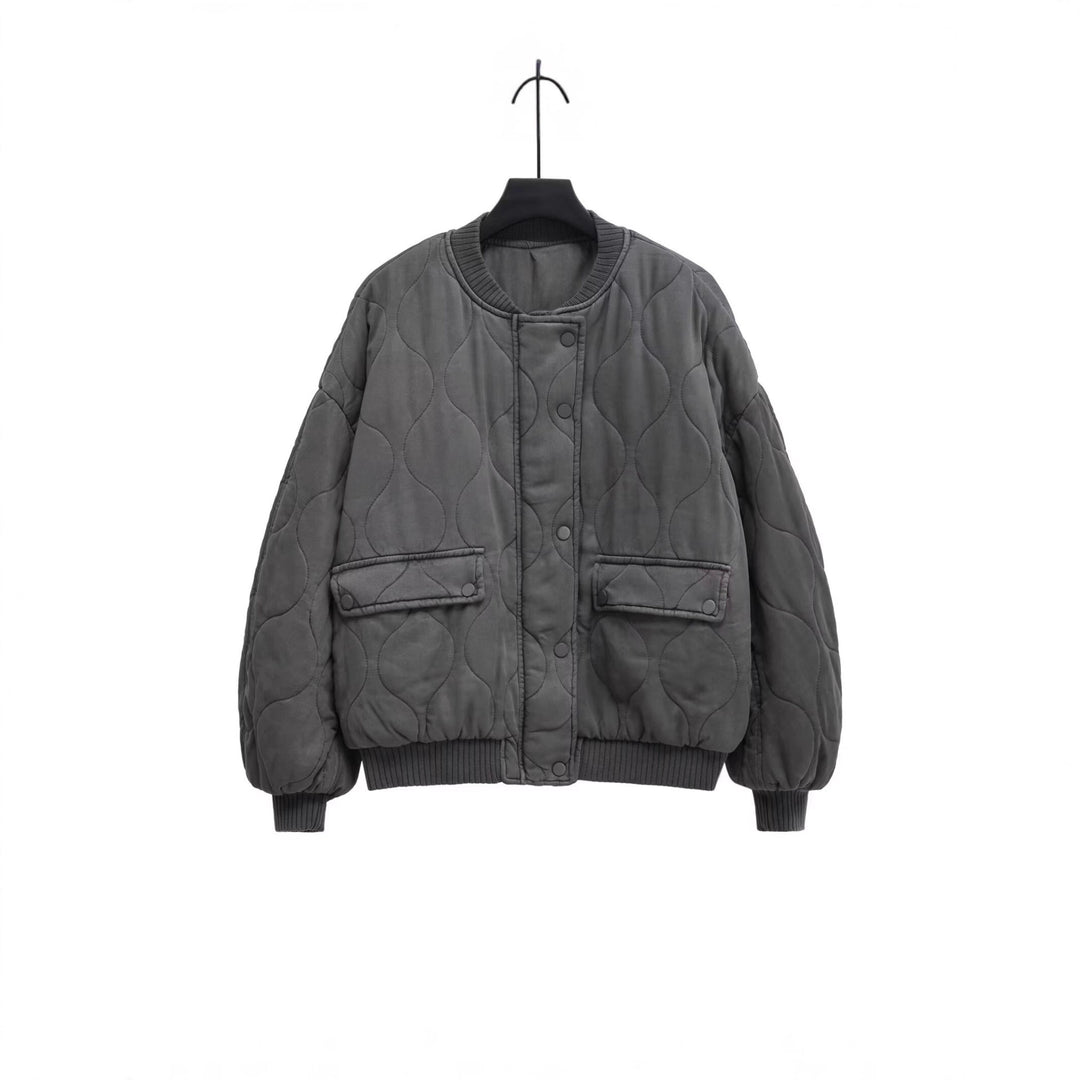 Damen Stepp-Bomberjacke mit organischer Steppung und Druckknopffront Echo Archiv