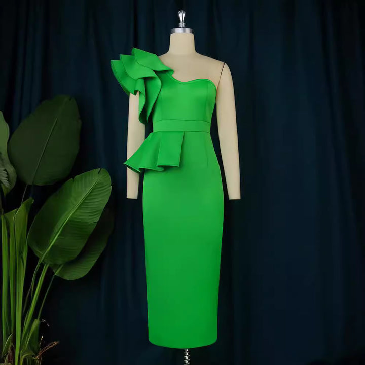 Damen Elegantes One-Shoulder Kleid mit voluminösem Rüschendetail Echo Archiv