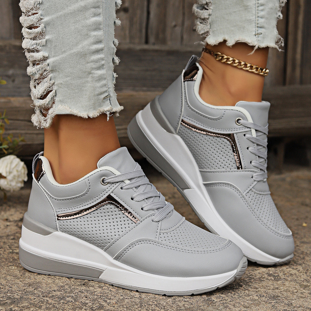 Damen Keilabsatz-Sneaker mit perforierten Einsätzen und Metallic-Details Echo Archiv
