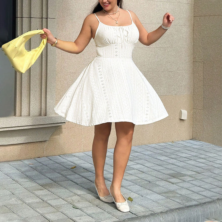 Damen Sommerliches Blütenmuster-Kleid mit Taillenband und Spitzenelementen Echo Archiv