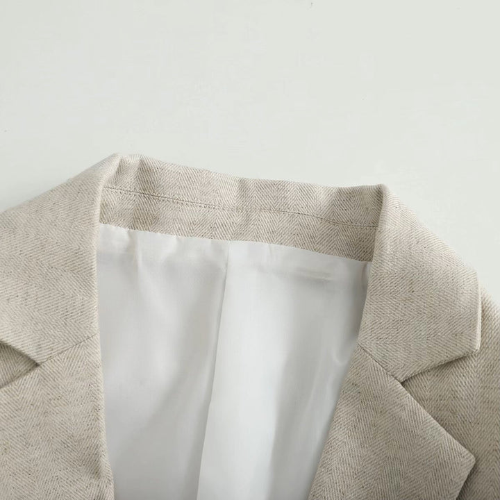 Damen Kurzblazer im Cropped‑Schnitt mit Reverskragen und Pattentaschen Echo Archiv