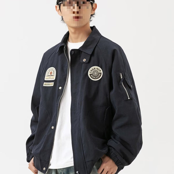 Herren Overshirt-Bomberjacke im Military-Look mit Emblem‑Patches, Ärmeltasche & geripptem Saum Echoarchiv