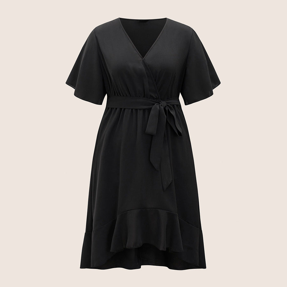Damen Elegantes Wickelkleid mit asymmetrischem Saum und taillierendem Gürtel Echo Archiv