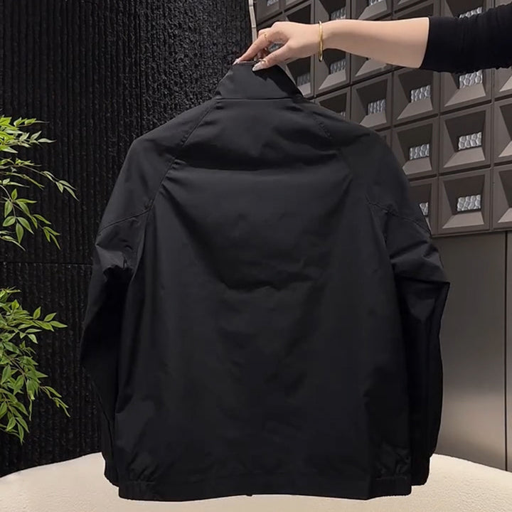 Herren Leichte Windjacke mit praktischem Stauraum Echoarchiv