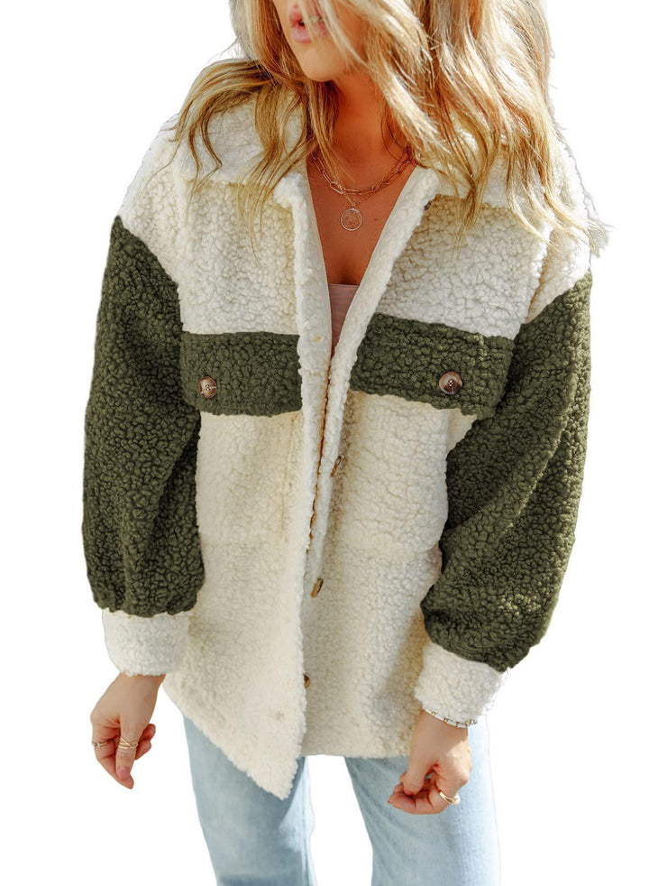 Damen nan oversized Teddy-Hemdjacke mit Kontraststreifen, aufgesetzten Brusttaschen und sichtbarer Knopfleiste Echo Archiv