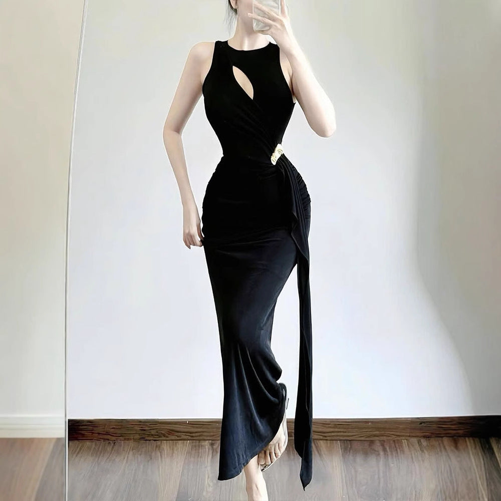Damen figurbetontes Abendkleid mit asymmetrischem Schnitt und eleganter Drapierung Echo Archiv