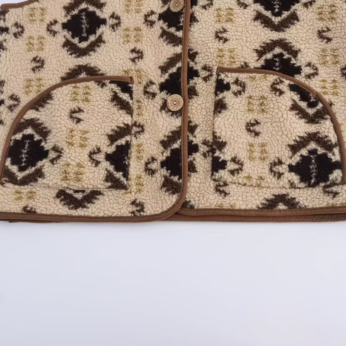 Damen Gemusterte Teddyweste im Bouclé‑Look mit aufgesetzten Taschen Echoarchiv
