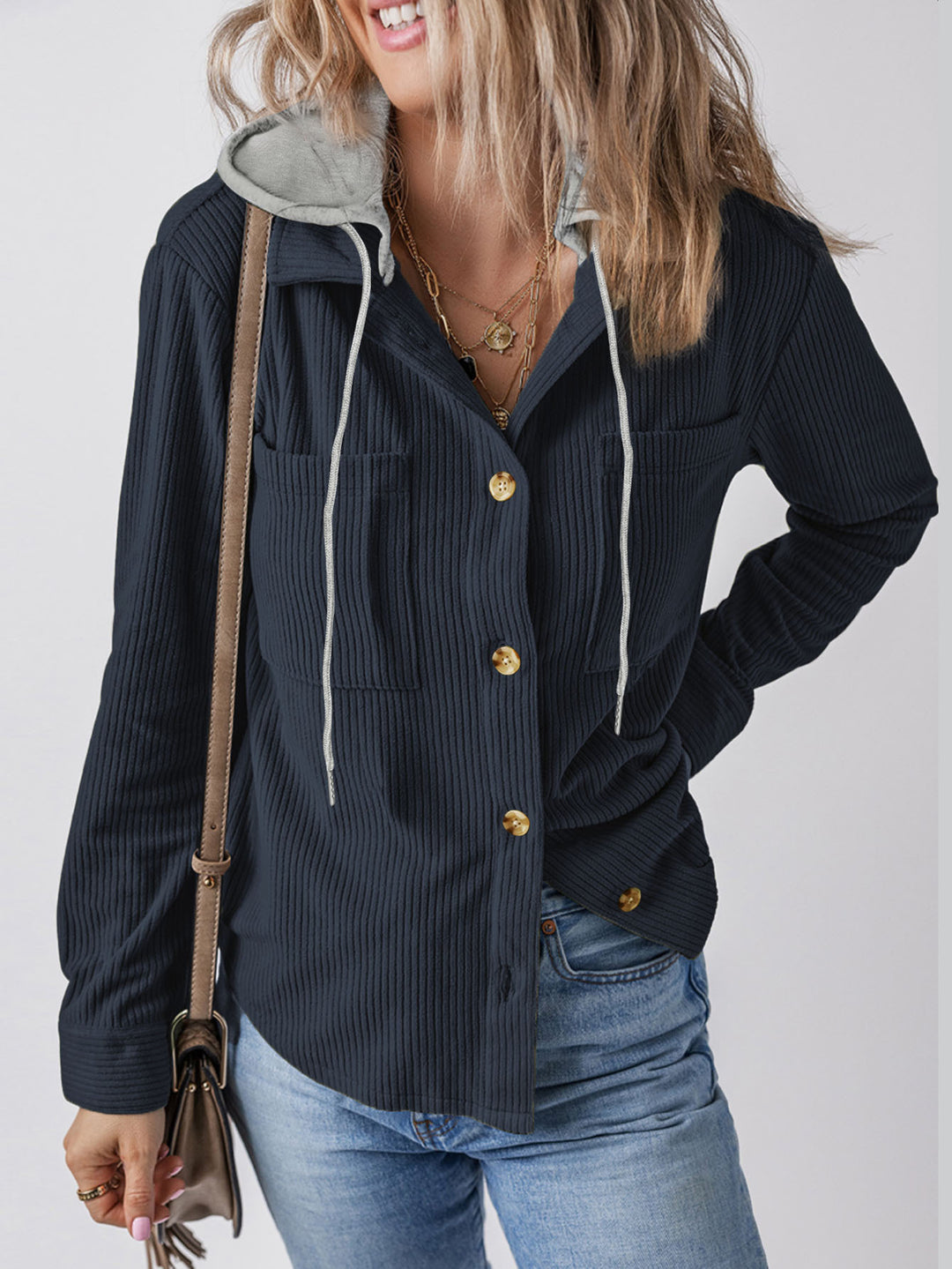 Damen Gerippte Hemdjacke mit Kapuze, Knopfleiste und aufgesetzten Taschen – Auréline