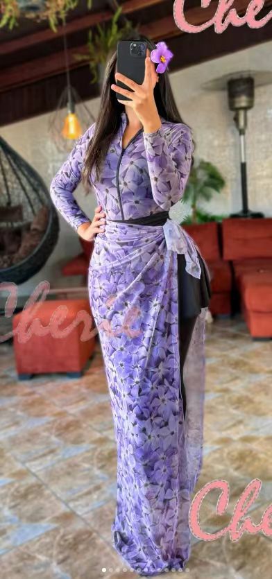 Damen Elegantes Maxikleid mit floralen Details Echo Archiv