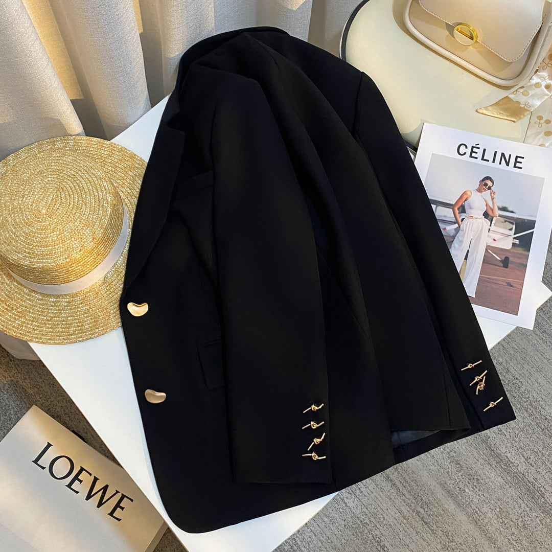 Damen Eleganter Blazer mit goldenen Details Echoarchiv