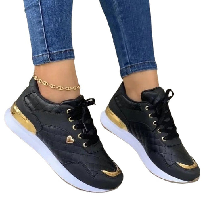 Damen Gepolsterte Sneaker mit Stepp-Optik und goldenen Akzenten Echoarchiv