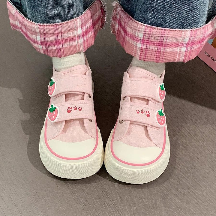 Damen Freizeit-Sneaker mit niedlichen Erdbeer-Applikationen und praktischem Klettverschluss Echo Archiv