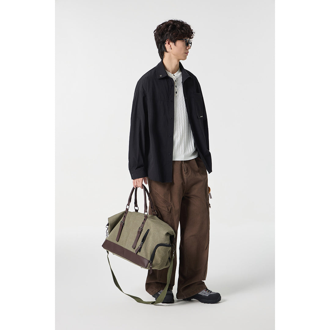 Unisex Oversize Hemd mit technischem Material, Brustklappe und gerundetem Saum Echoarchiv