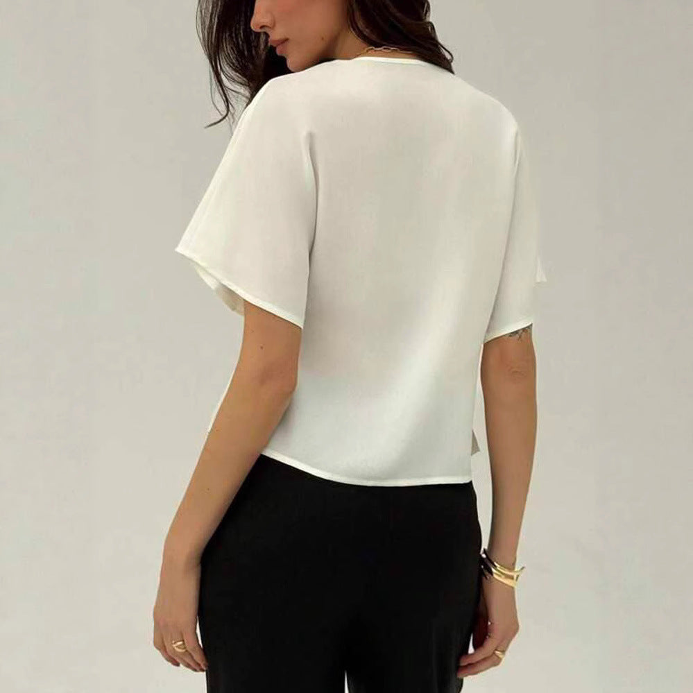Damen Elegante V-Ausschnitt Bluse mit kurzen Kimonosärmeln und asymmetrischem Saum – Avérine
